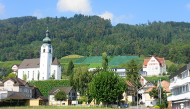 Während einer langen Nacht: Die Kirche steht auf dem Kopf